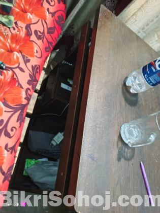 Computer table